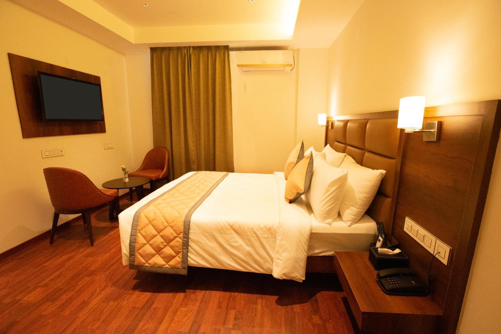 Golden Fortune Inn Hotel Bangalore Exterior foto